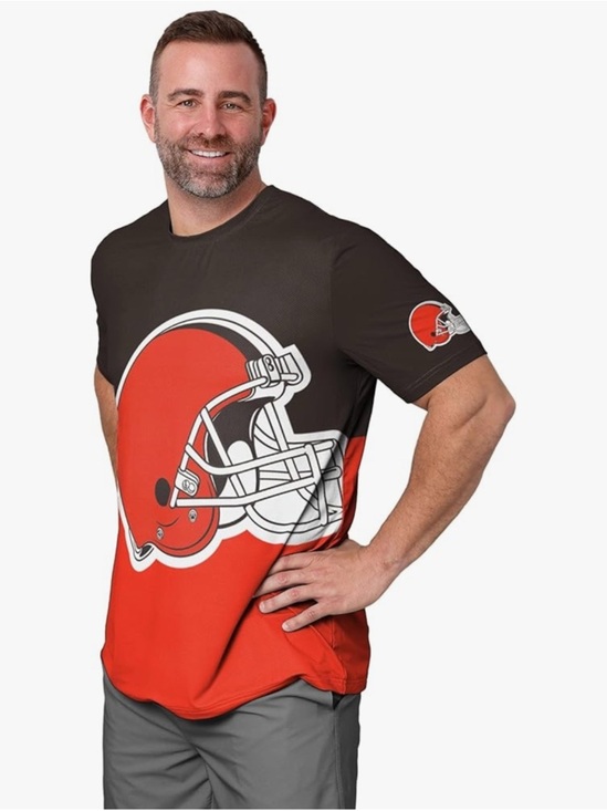 NFL Other - NWT-Medium  Cleveland Browns
Men's Brown & Orange Football Graphic Tee